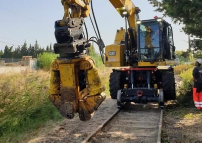 Casse rail sur pelle rail-route