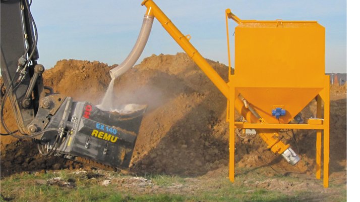 Silo doseur liant de pulvérulent Value Tech, godet chaulage - RDS France, spécialiste du matériel TP