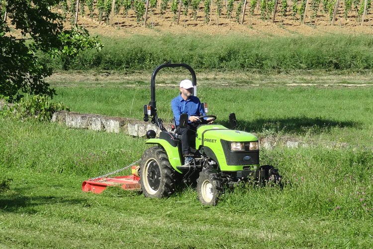 Microtracteur Preet 26 ch avec gyrobroyeur